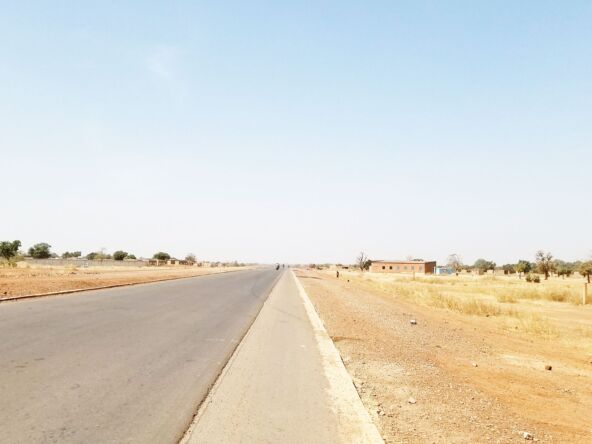 terrain de 4 Ha en vente à Loumbila