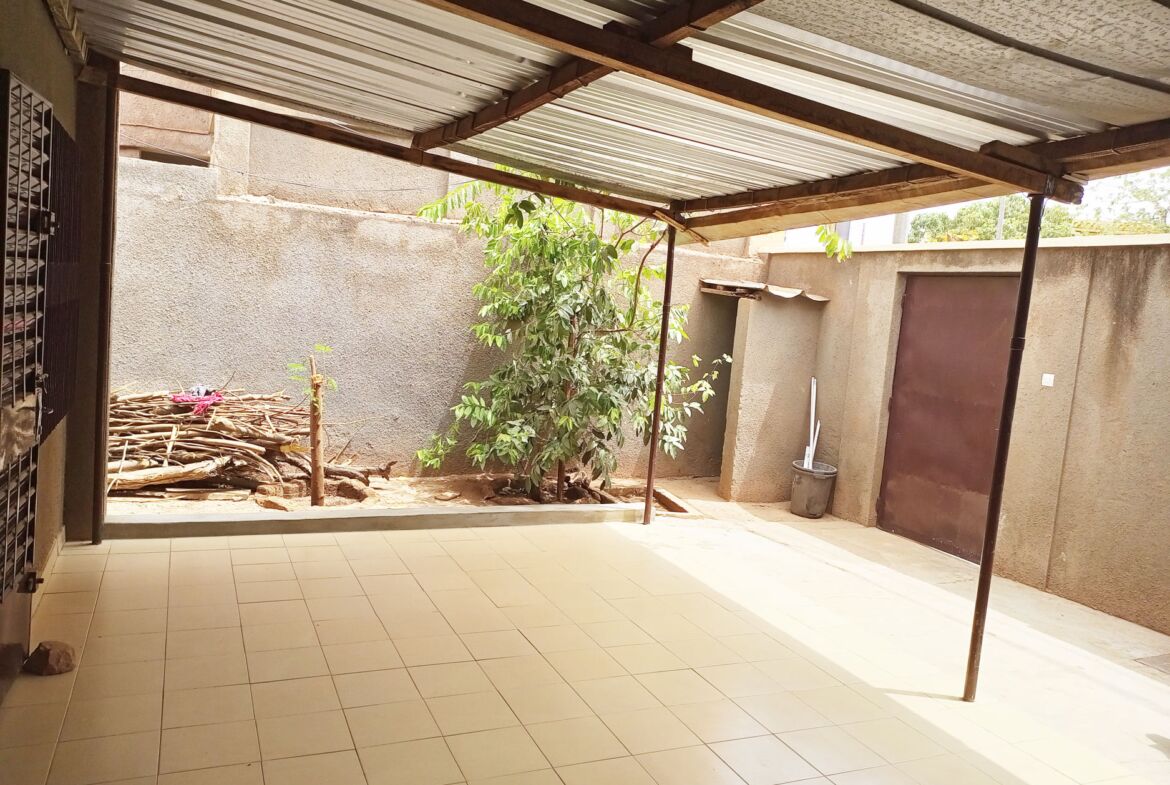 Villa 3 chambres salon en location au 1200 logements à Ouagadougou sur PERFECTOR IMMOBILIER