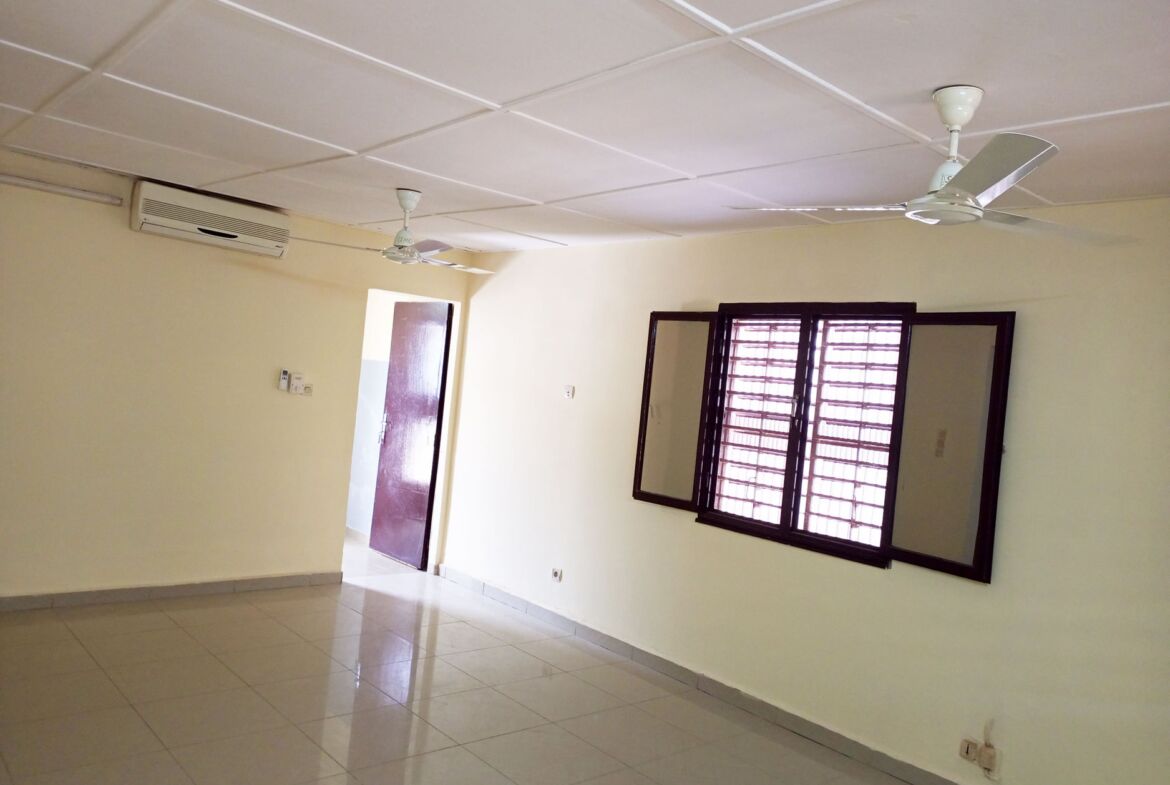 Villa 3 chambres salon en location au 1200 logements à Ouagadougou sur PERFECTOR IMMOBILIER