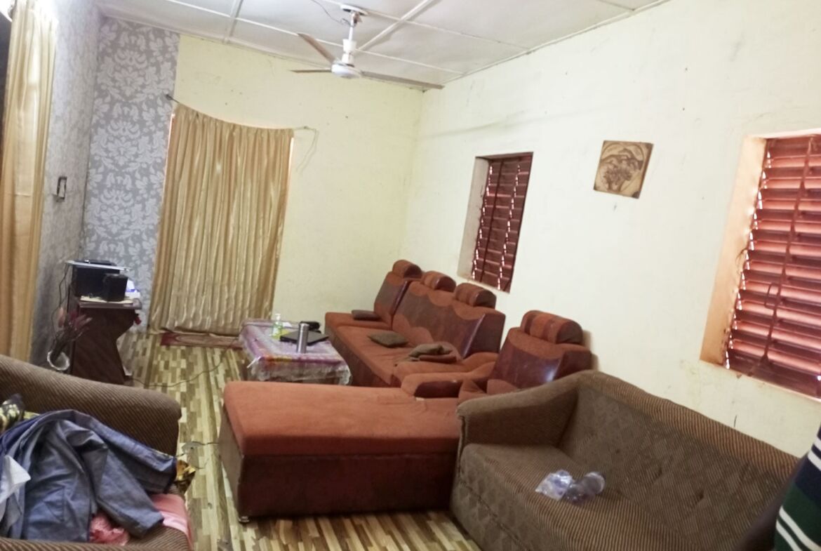 Parcelle de 252 M² avec bâti en vente à Tampouy