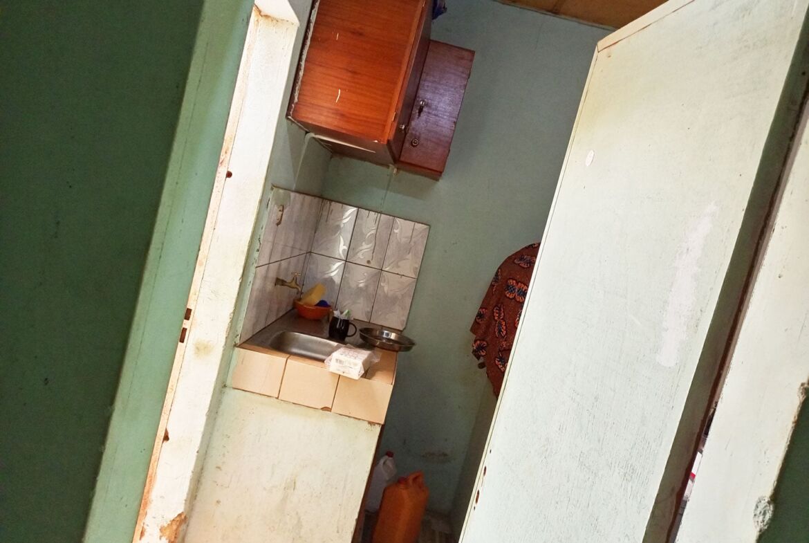 Parcelle de 252 M² avec bâti en vente à Tampouy