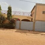 Villa 3 chambres salon en location à sanyiri