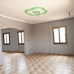 Un appartement de 6 pièces en location à Wayalghin