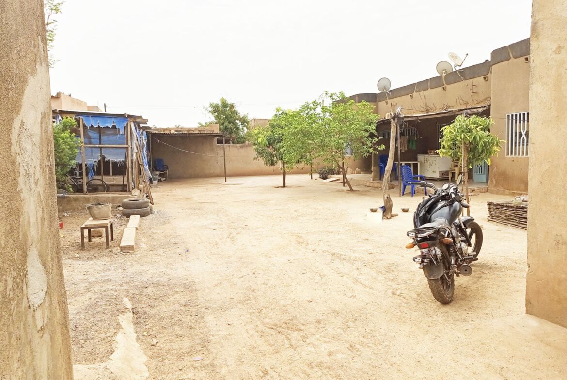 Une parcelle de 625 M² abritant 2 mini villa en vente à Dapoya