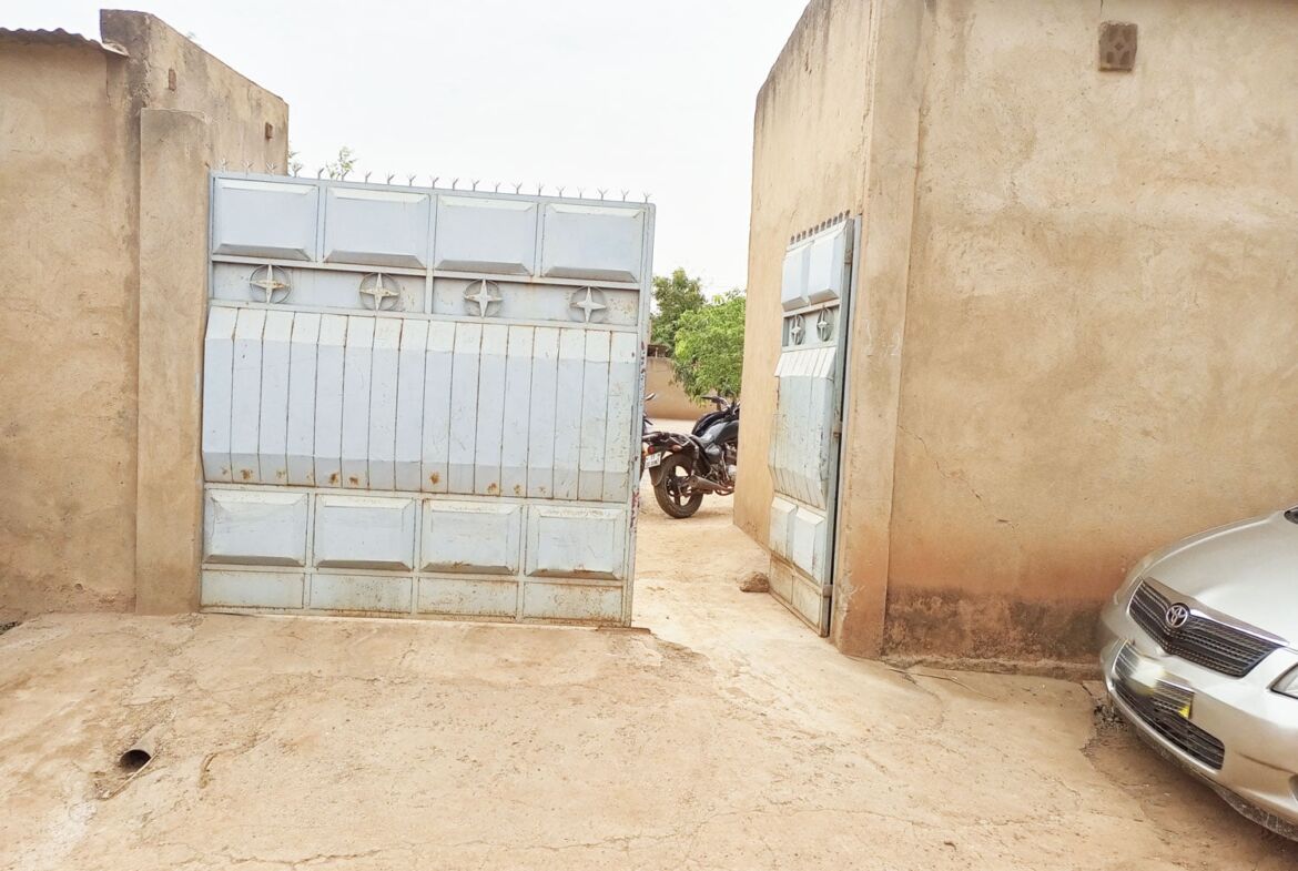 Une parcelle de 625 M² abritant 2 mini villa en vente à Dapoya