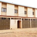 Un duplex de 7 chambres en location à Cissin