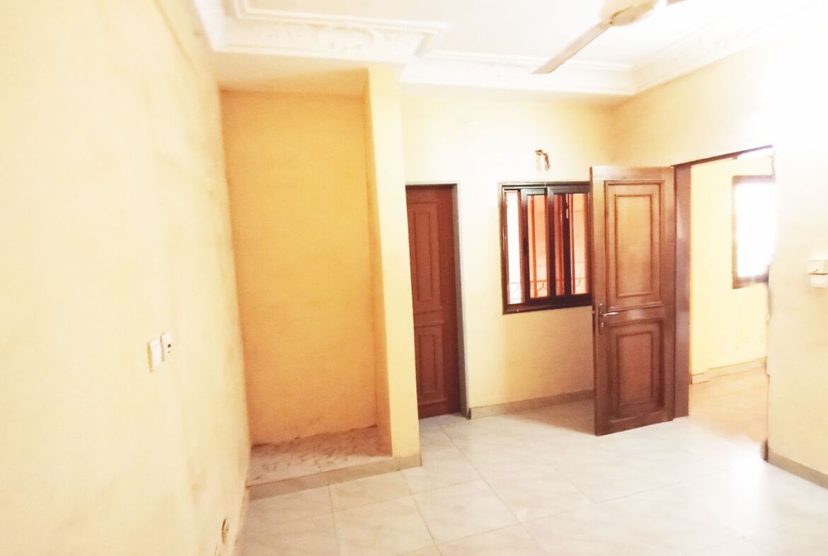 Un duplex de 7 chambres en location à Cissin