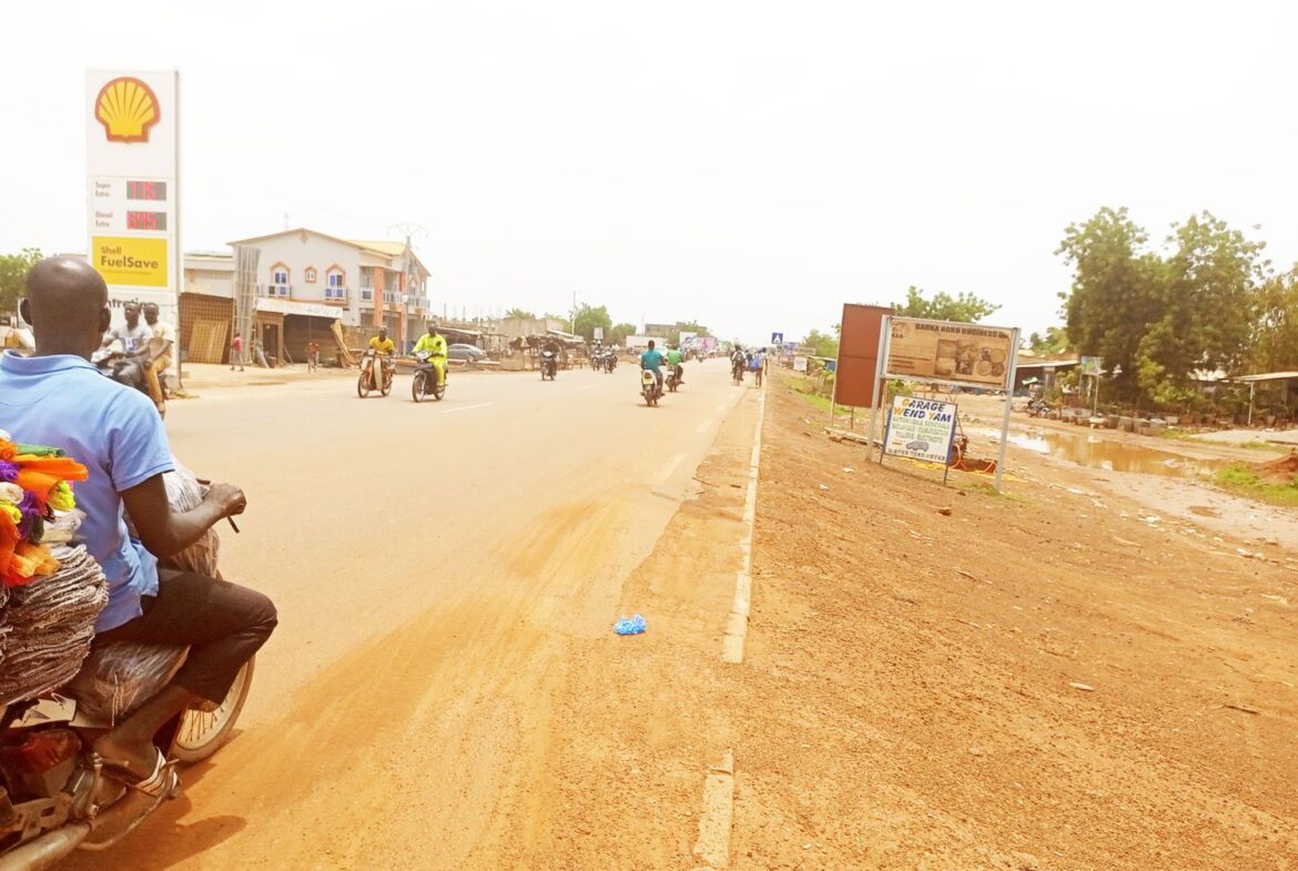 Entrepôt de 360 M² en location à Garghin