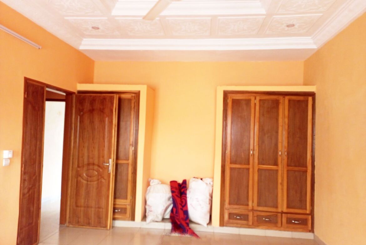 Duplex r+1 de 6 chambres en location à Nioko 1 - Saaba