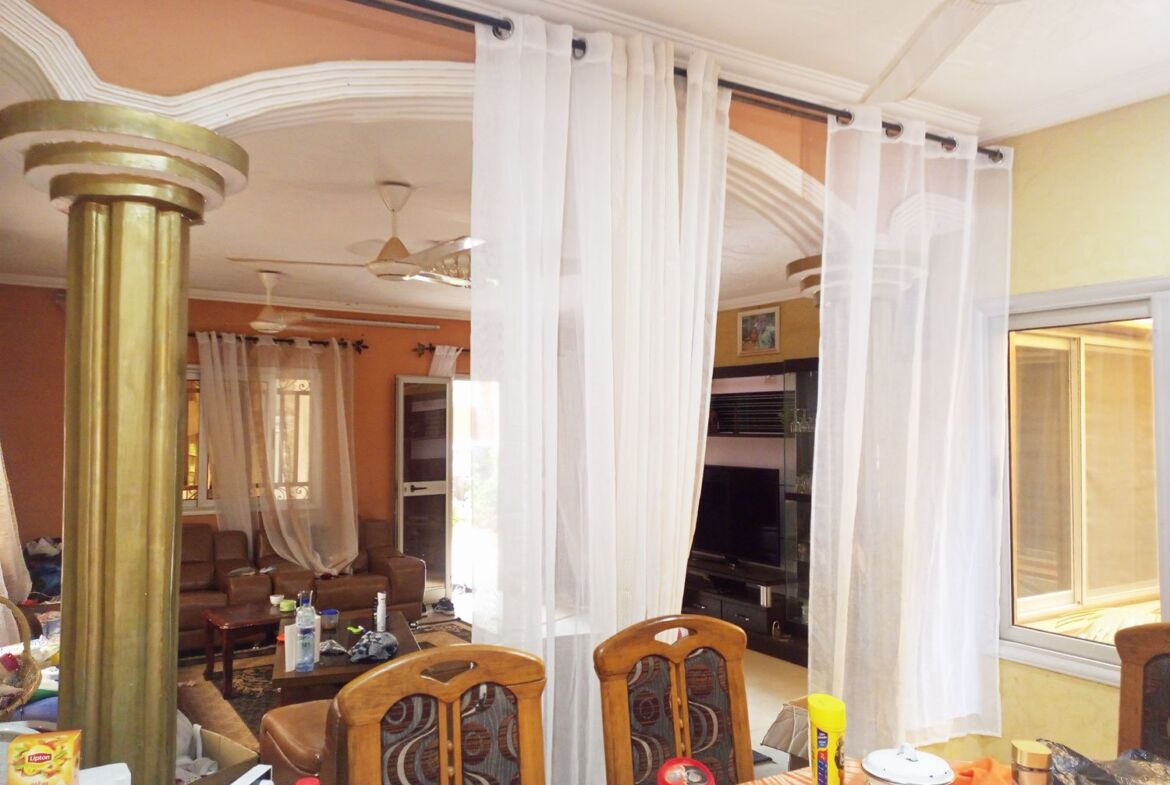 Duplex r+1 de 6 chambres en location à Nioko 1 - Saaba