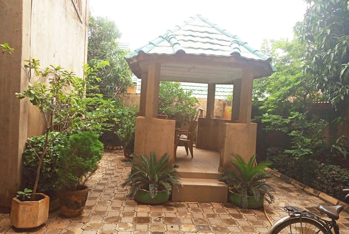 Duplex r+1 de 6 chambres en location à Nioko 1 - Saaba