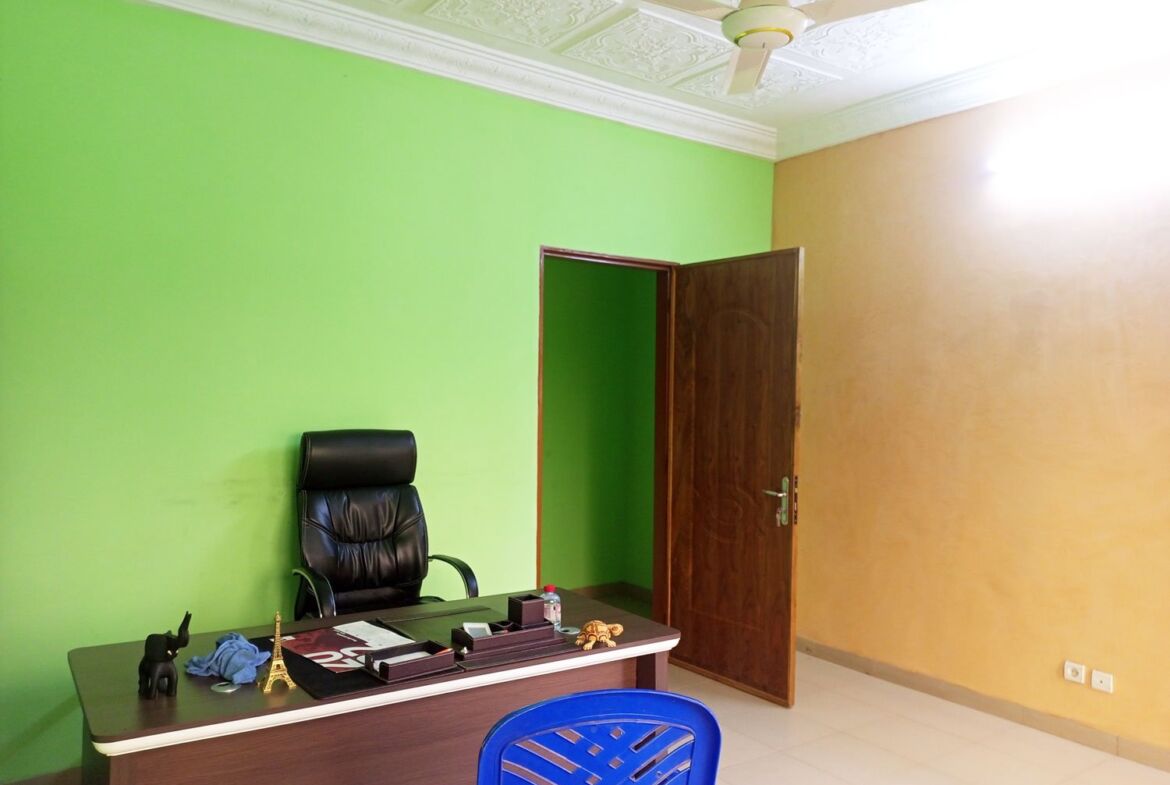 Duplex r+1 de 6 chambres en location à Nioko 1 - Saaba