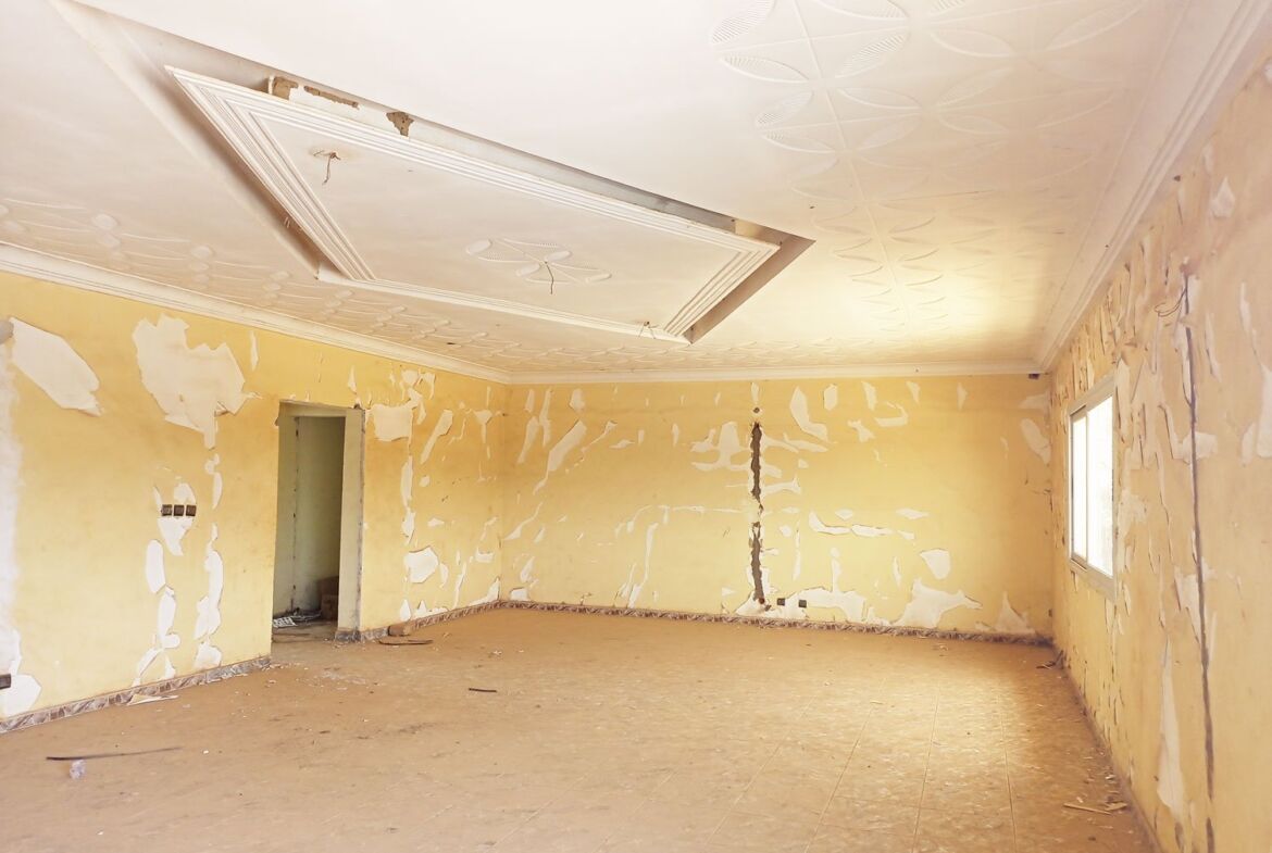 Un duplex de 9 chambres en vente à Cisssin