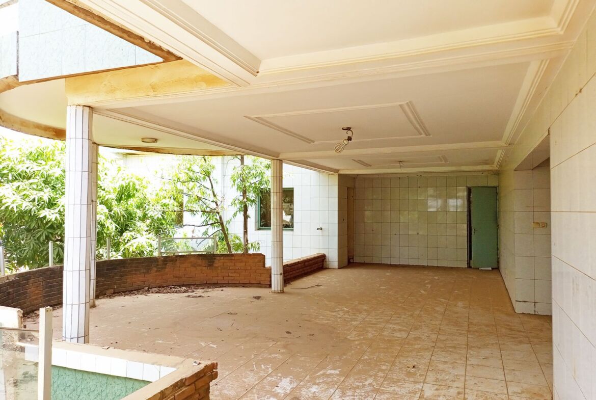 Un duplex de 9 chambres en vente à Cisssin