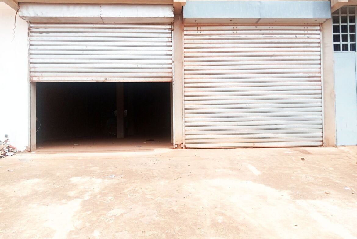 un show room de 200 M² en location à Kalgondé