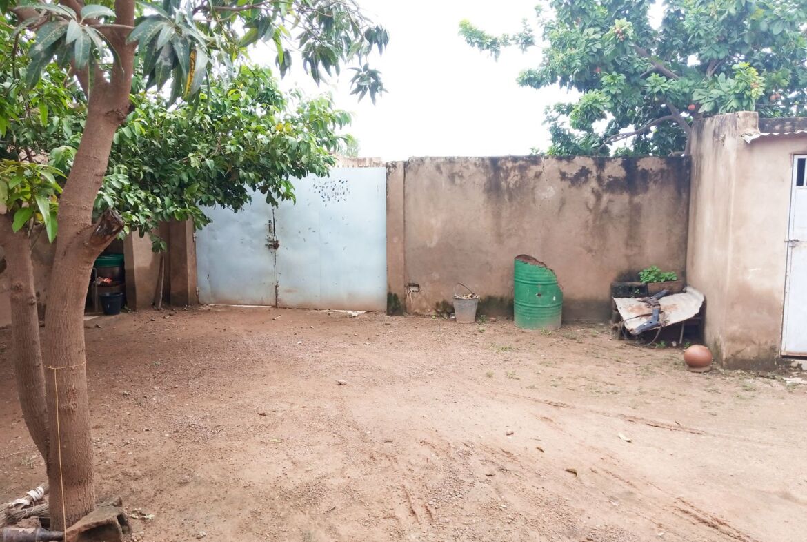 Une villa de 3 chambres salon en vente à Bonheur ville