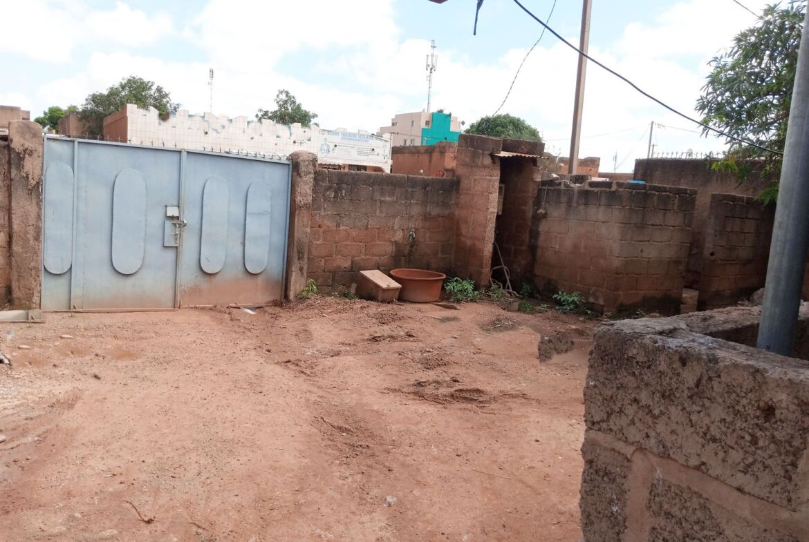 Parcelle de 300 M² en vente à Dassasgho sur Perfector Immobilier