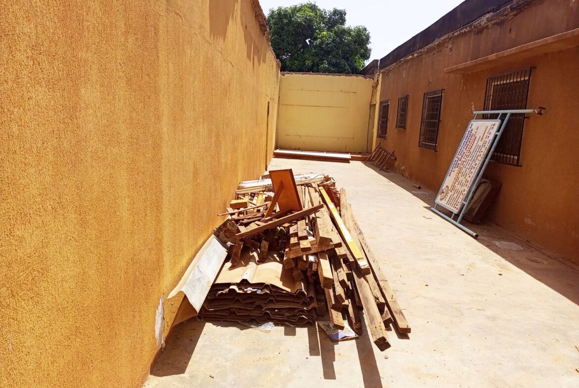 Une Mini villa de 2 chambres salon en location