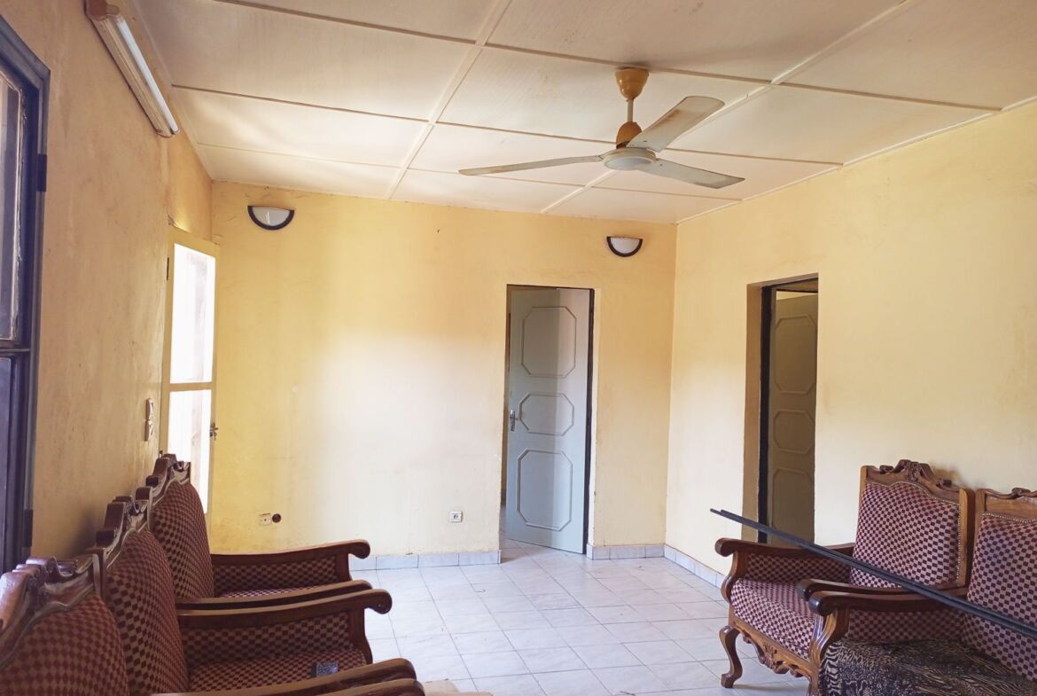 Une Mini villa de 2 chambres salon en location