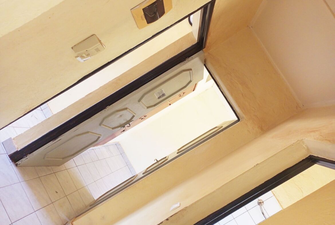 Une Mini villa de 2 chambres salon en location