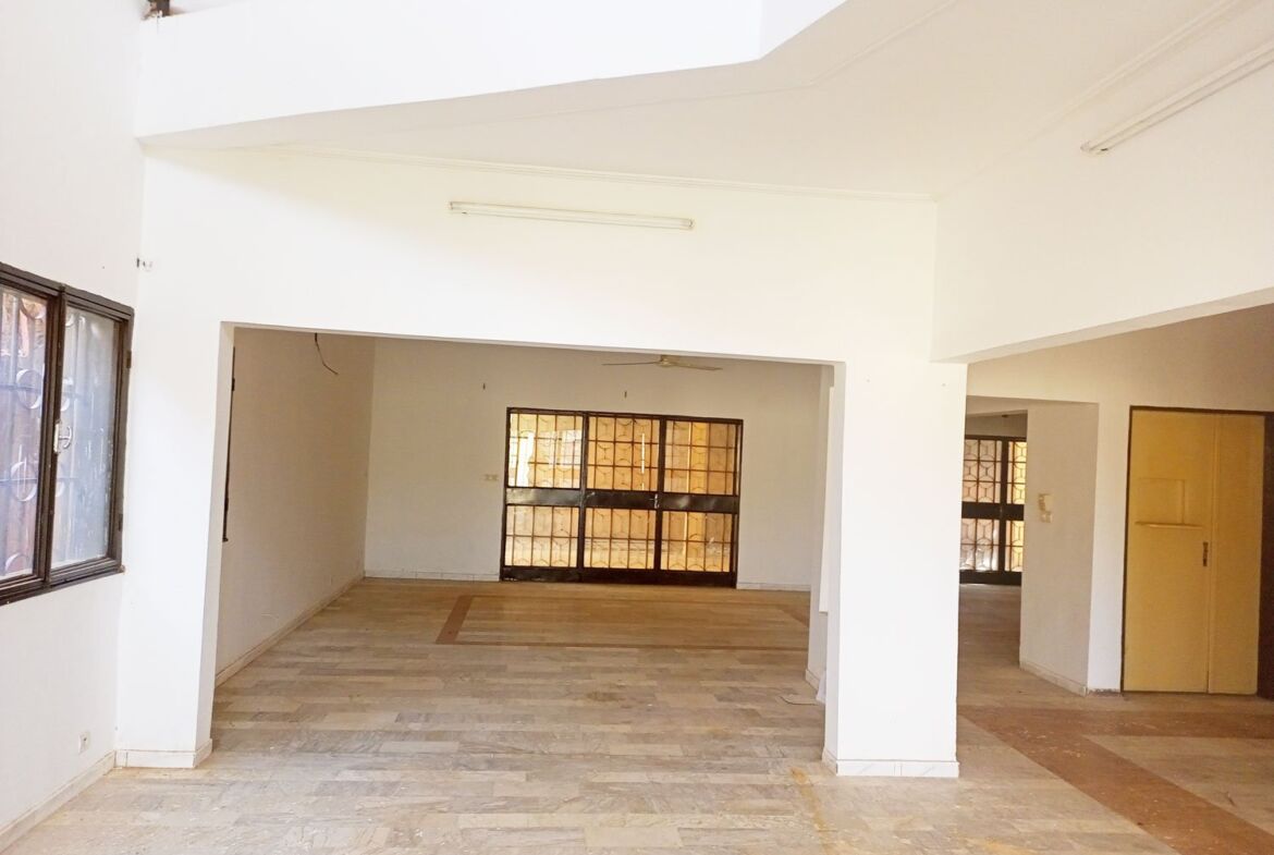 Duplex de 9 pièces en location à Zogona