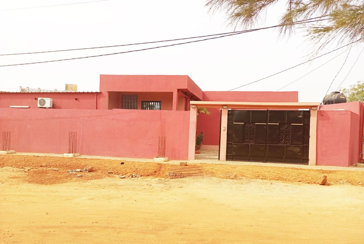 Une villa de 3 chambres en location à Zagtouli