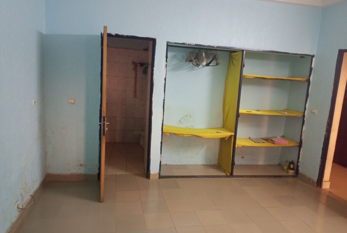 Un Duplex de 9 pièces en location à Ouaga2000 zone c