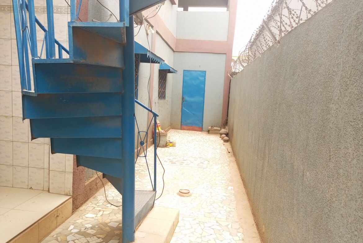 Un Duplex de 9 pièces en location à Ouaga2000 zone c