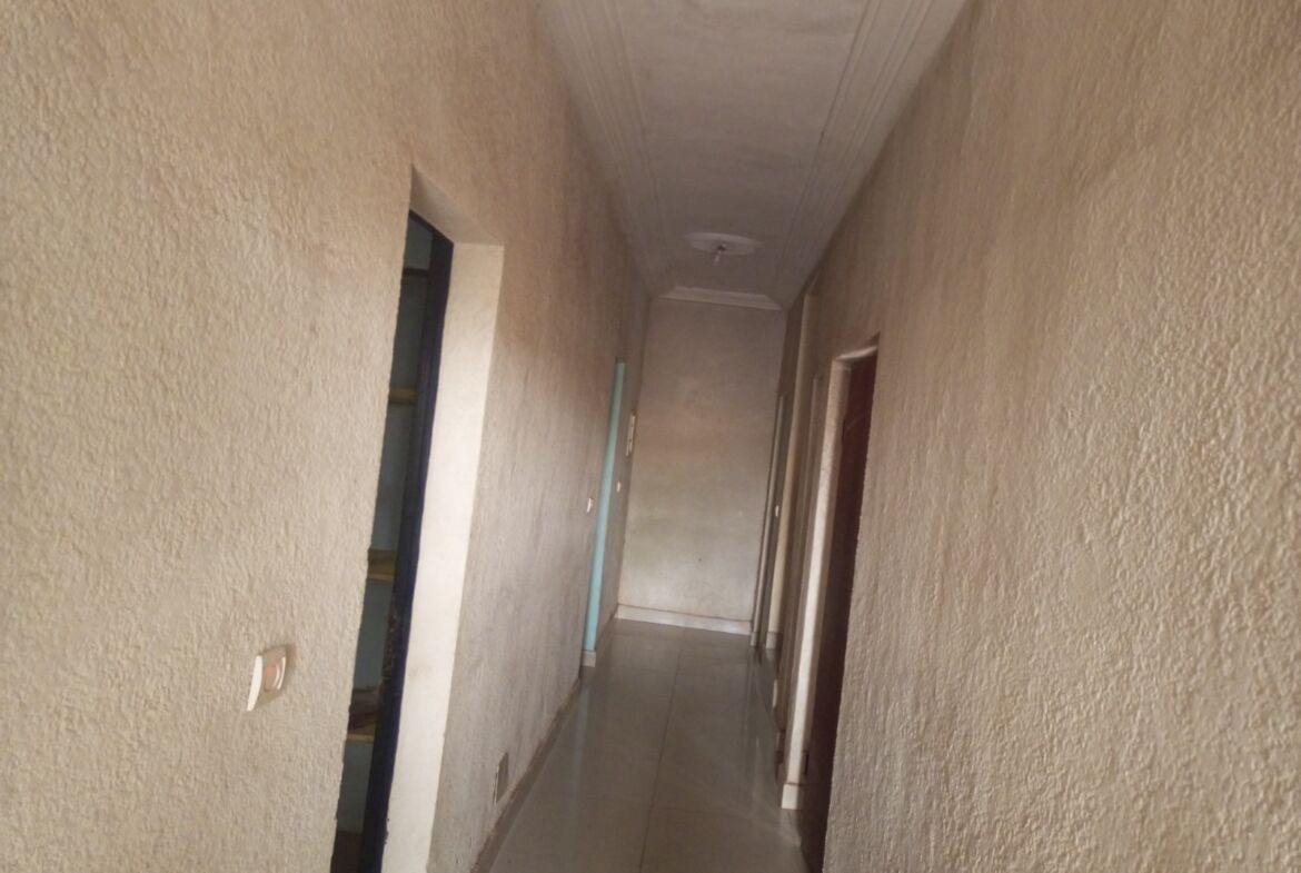 Un Duplex de 9 pièces en location à Ouaga2000 zone c