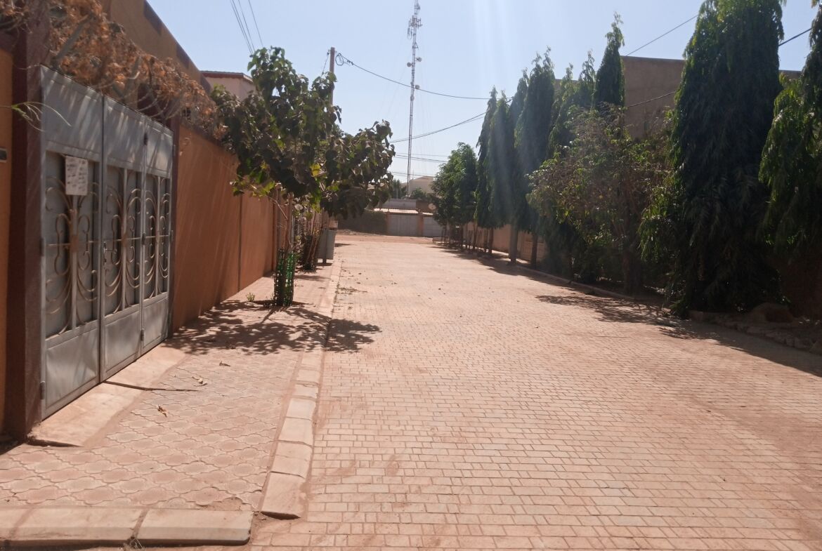 Un duplex nouvelle construction de 5 chambres en location à Somgandé