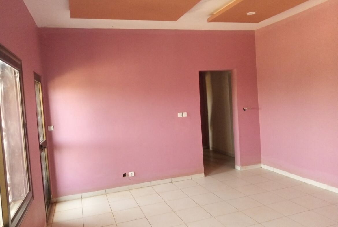 Un duplex nouvelle construction de 5 chambres en location à Somgandé