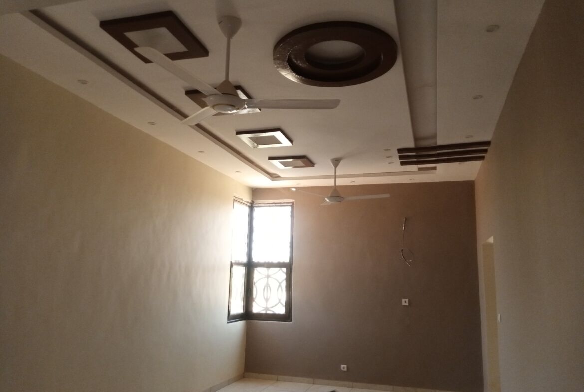 Un duplex nouvelle construction de 5 chambres en location à Somgandé