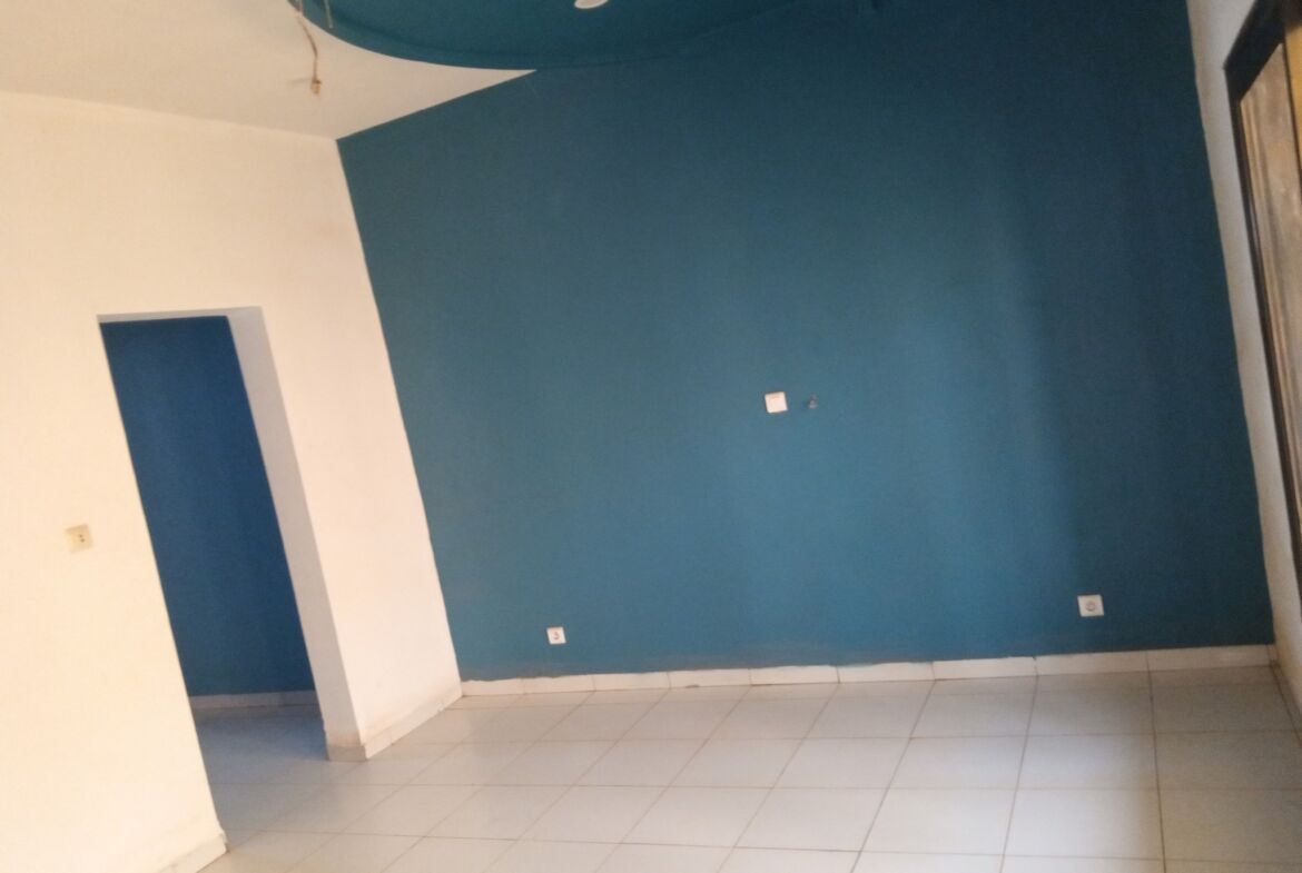 Un duplex nouvelle construction de 5 chambres en location à Somgandé