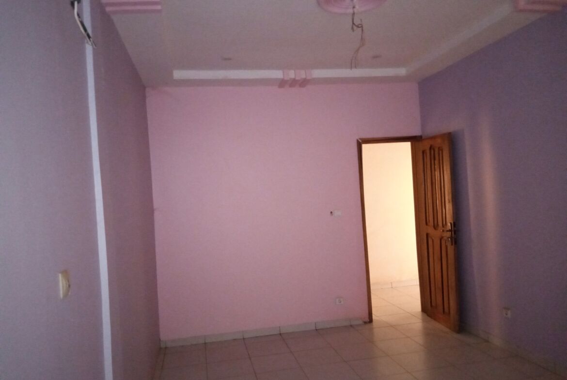 Un duplex nouvelle construction de 5 chambres en location à Somgandé