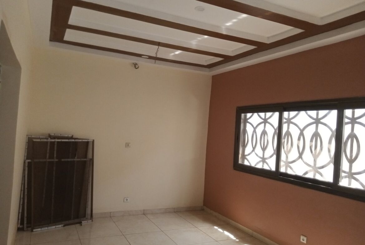 Un duplex nouvelle construction de 5 chambres en location à Somgandé