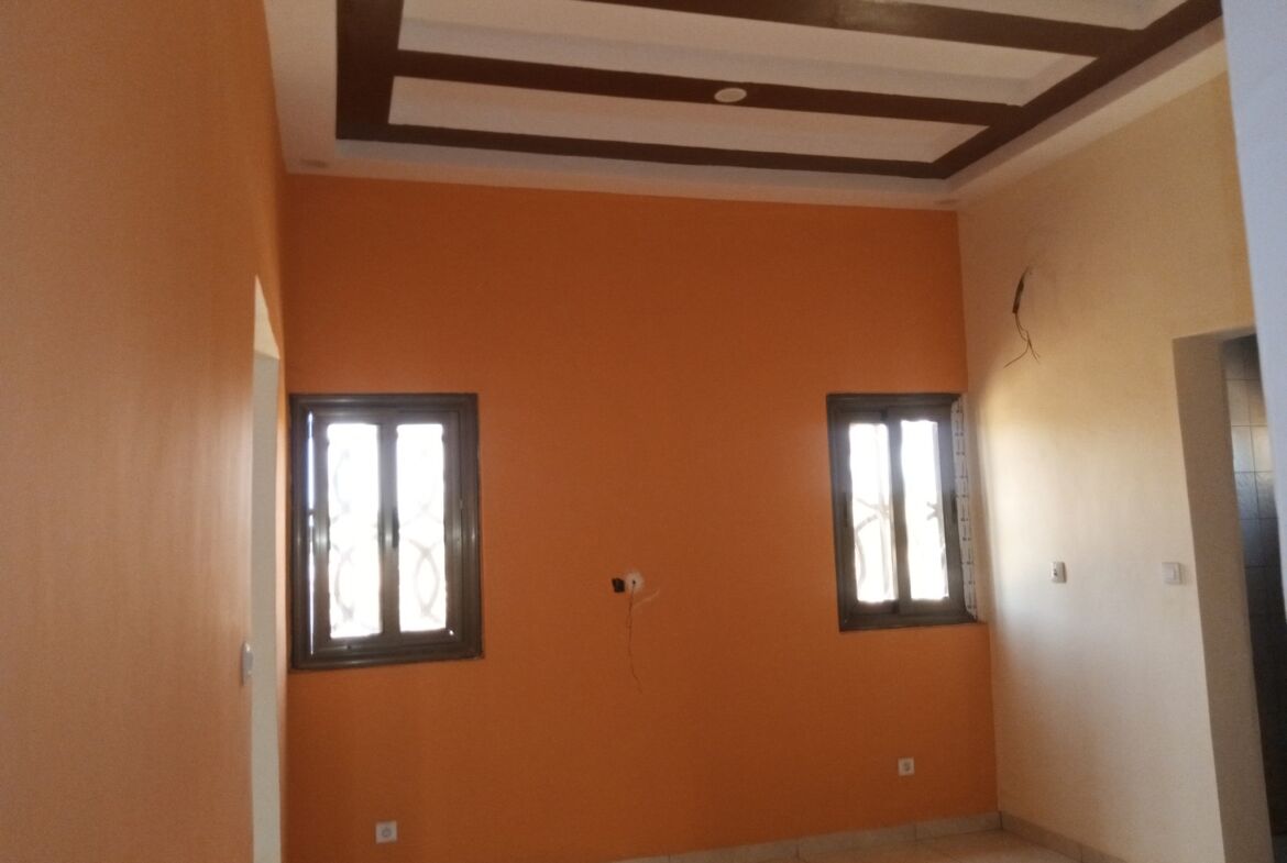 Un duplex nouvelle construction de 5 chambres en location à Somgandé