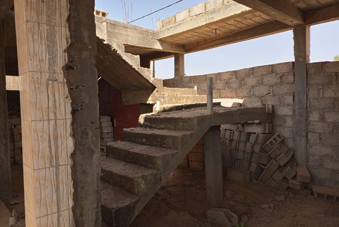 UNE VILLA INACHEVEE DE 3 CHAMBRES EN VENTE A RIMKIETA