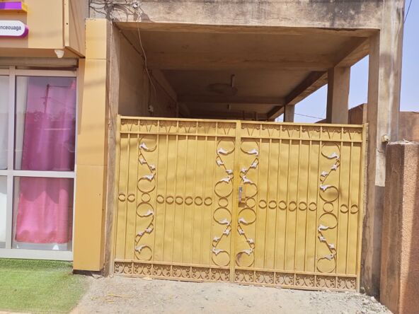 Une villa de 3 chambres salon en location au 1200 logements