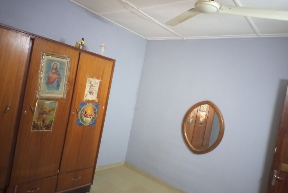 Une villa de 3 chambres salon en location au 1200 logements