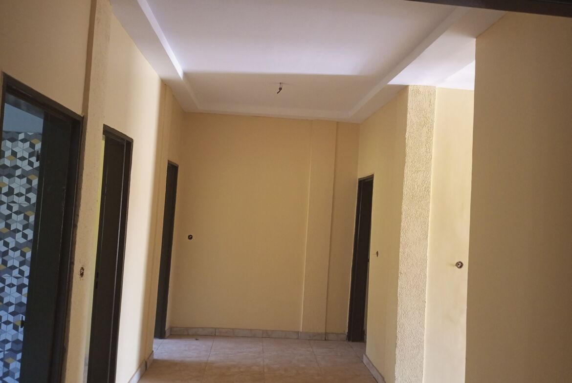 Duplex de 6 chambres nouvelle construction en location à Bangporé sur Perfector Immobilier