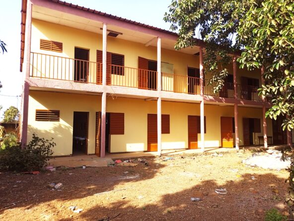 Un immeuble de 34 pièces en location à Larlé sur Perfector Immobilier