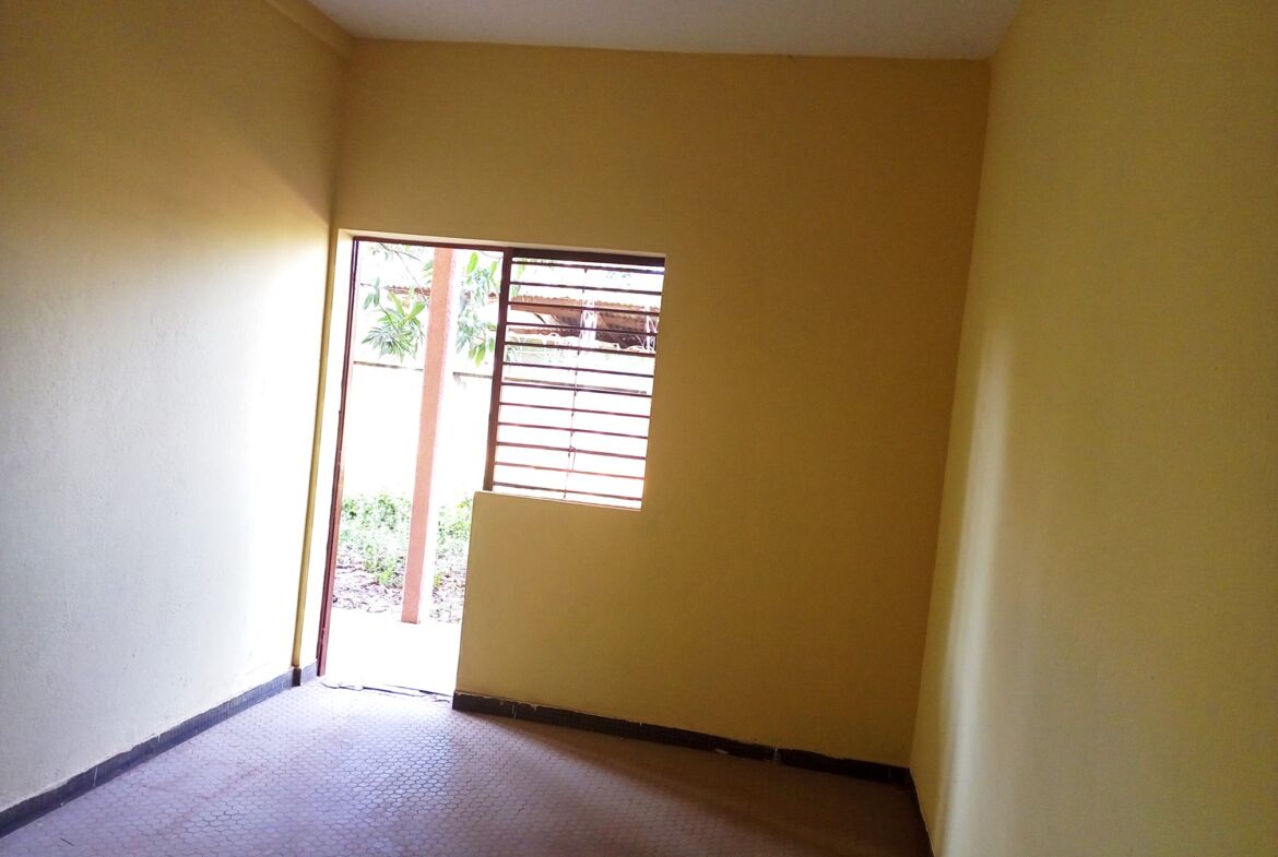 Un immeuble de 34 pièces en location à Larlé sur Perfector Immobilier