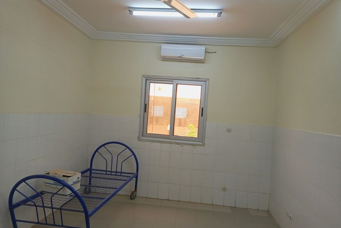 Un bâtiment R+1 en vente à Ouaga2000 Zone C