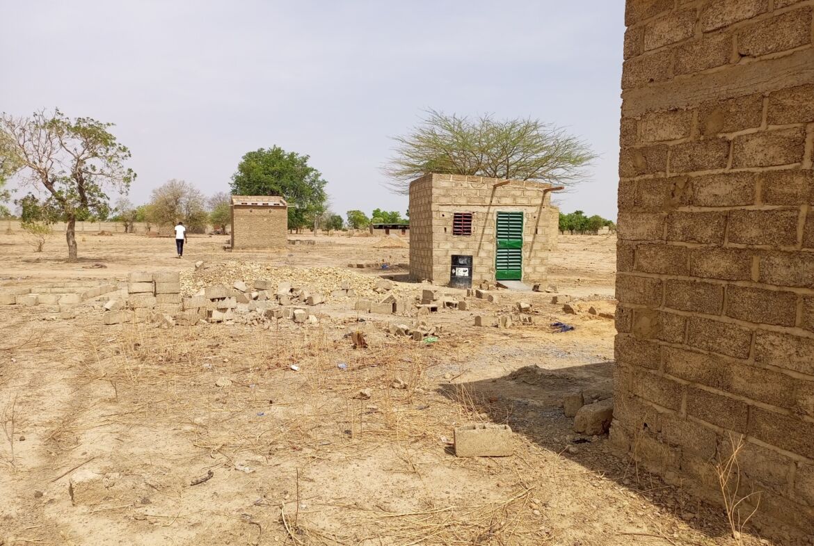 Un terrain de 11 768 M² en vente à Loumbila