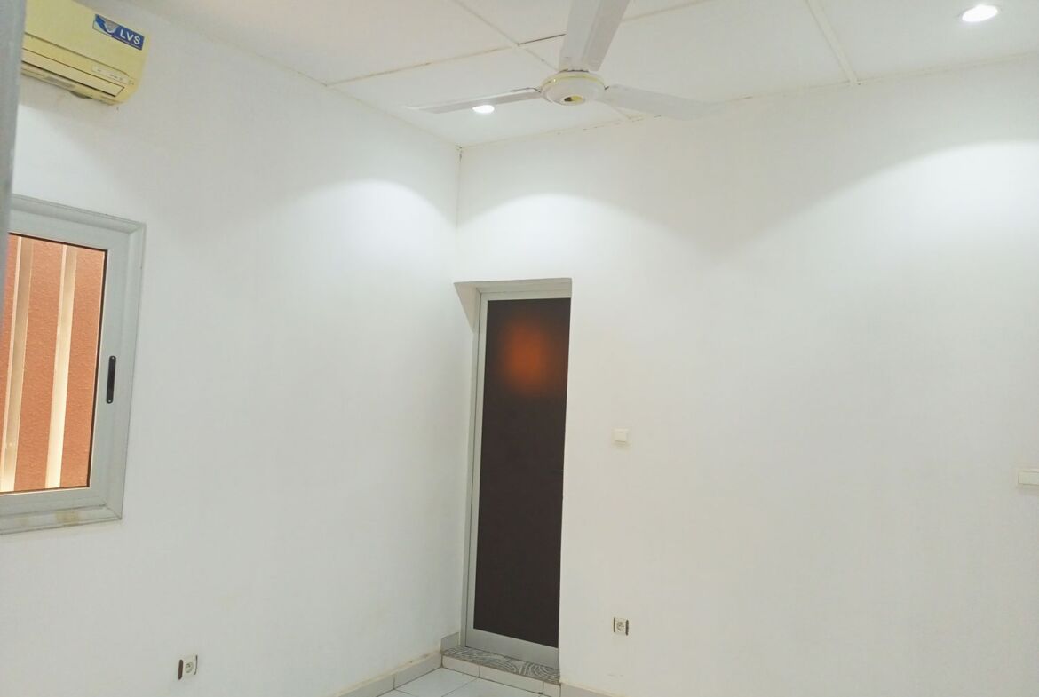 Une villa de 3 chambres en location à Zagtouli²