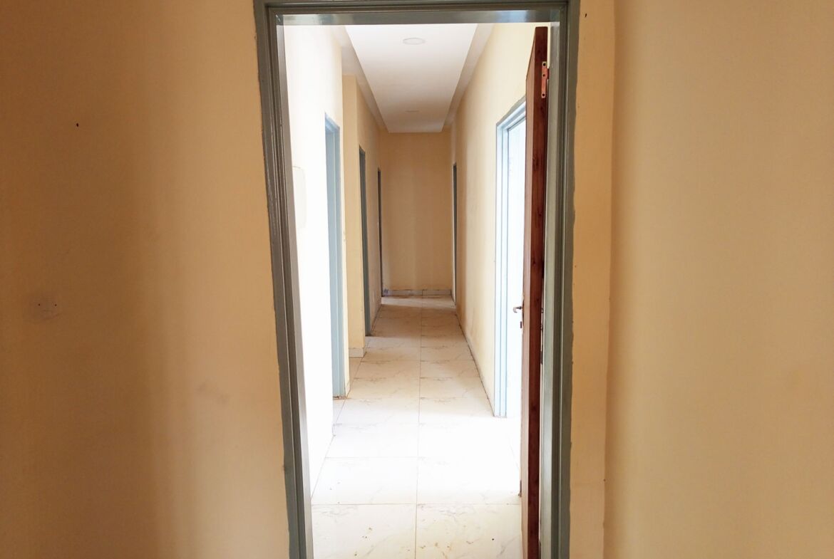 Une villa de 4 chambres en location au quartier guiguemtenga