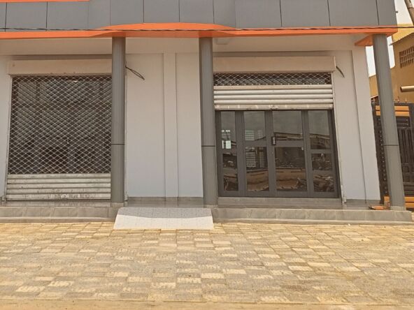 Un immeuble R+3 en location à Bonheur Ville