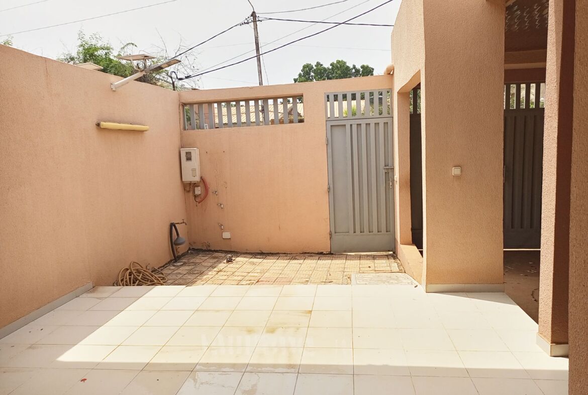 Une minivilla de 2 chambres en location à Wayalghin sur Perfector Immobilier