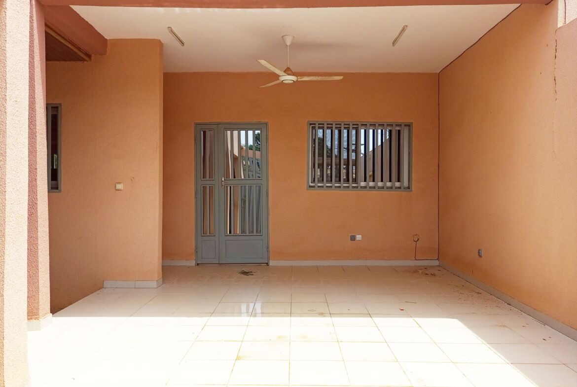Une minivilla de 2 chambres en location à Wayalghin sur Perfector Immobilier