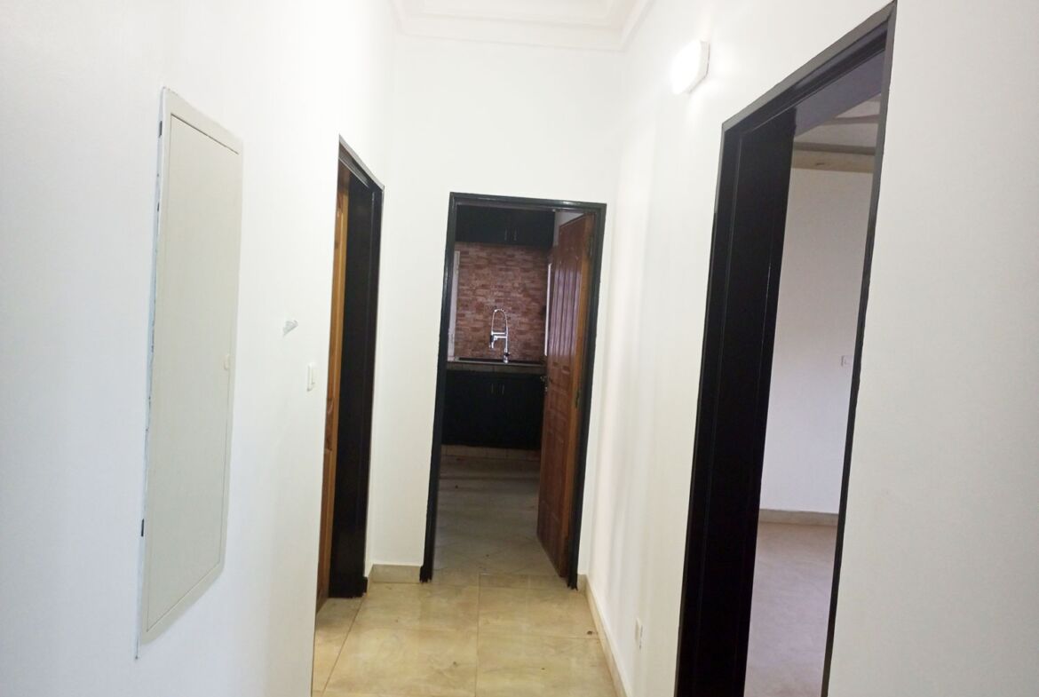 Une maison de 5 chambres en location à Nioko 2